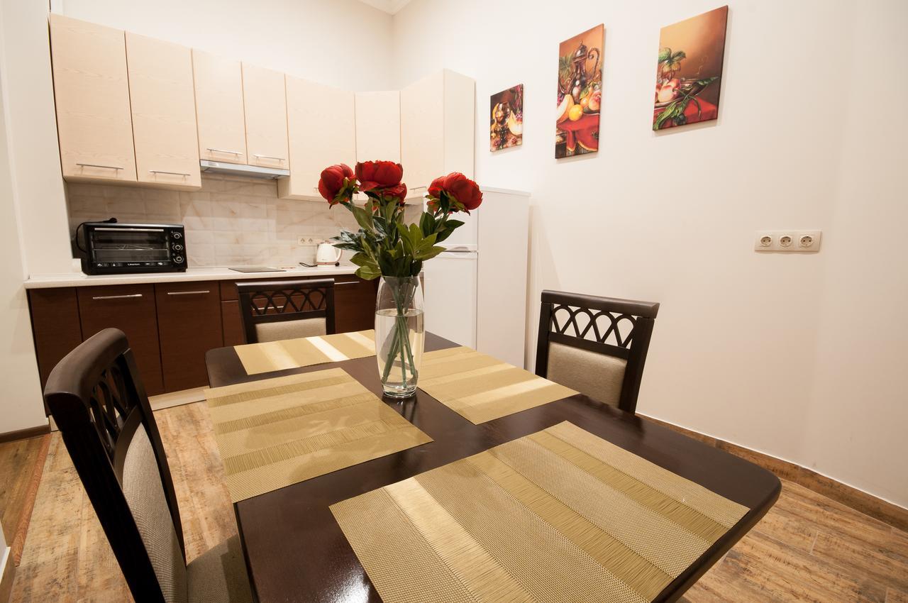 Wonderful Flat On City Center Oujhorod Extérieur photo